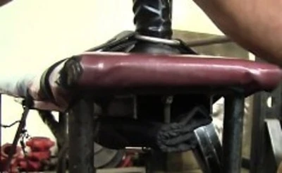 muscular lacey fuck a gym dildo