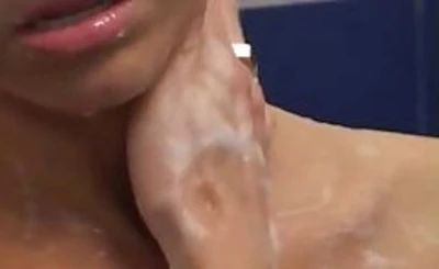 adriana hickmann bathroom sex