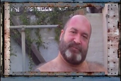 de nuevo sherry bear vuelve, esta vez quiere rendir homenaje a unos los actortes porno mas reconocidos en el panorama osuno, jim gagbear grrowl. sera 2 junio.