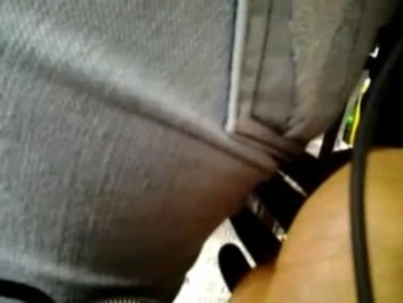 me toco en la escalera del camion y arriba una mujer de tremendo culo