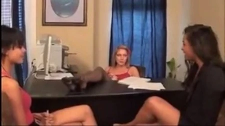 danica logan smells ivy taylor raz pantyhose feet