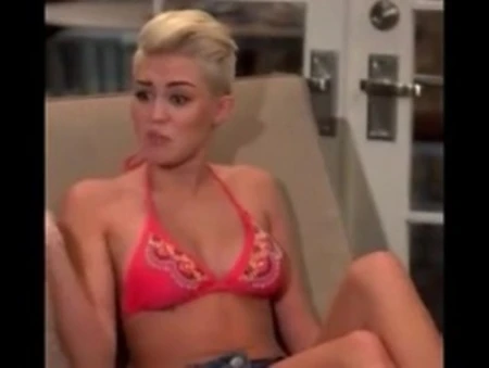she looks's so sexy there; )