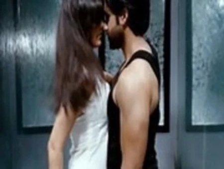 kajal aggarwal boob show - boobs shake slow motion - sex.